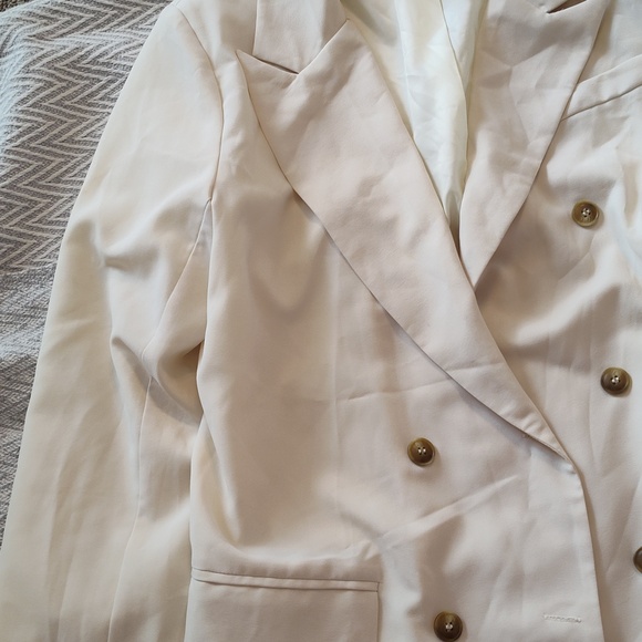 Cream Blazer - Picture 2 of 3